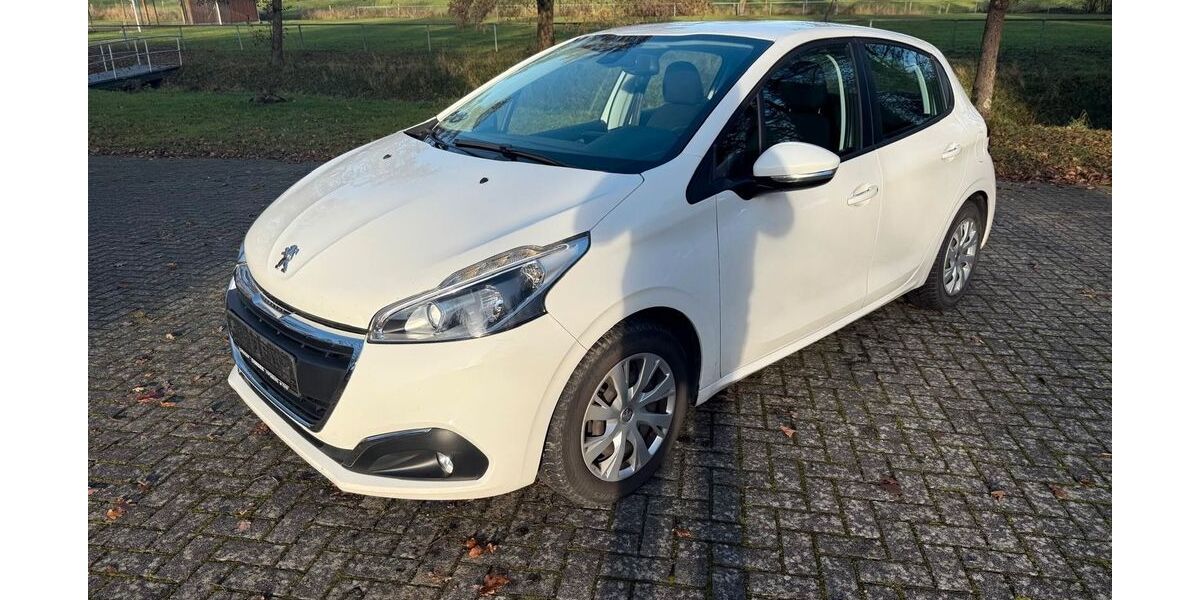 Peugeot 208 62.000 km 7.990 &euro; Kircheib 57635