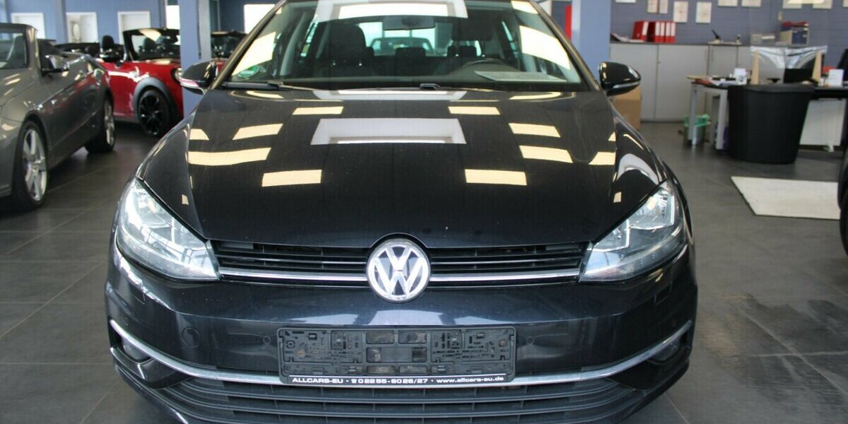 VW Golf 1.0 TSI OPF Join - Navi - SHZ - 111.851 km 12.980 &euro; Euskirchen 53881