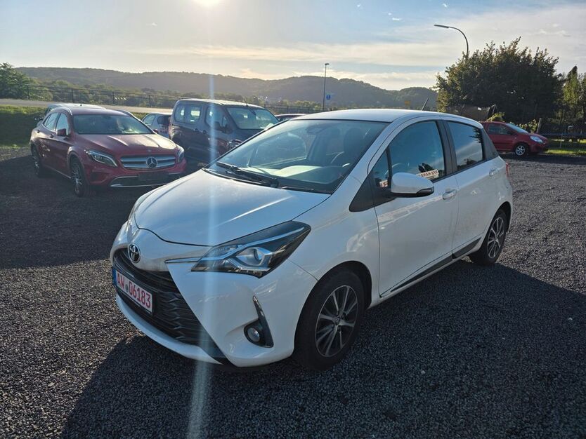 Toyota Yaris 22.000 km 12.990 € Oberwinter 53424