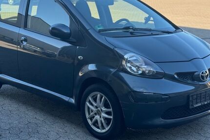 Toyota Aygo (X) 120.400 km 2.950 € Bornheim 53332