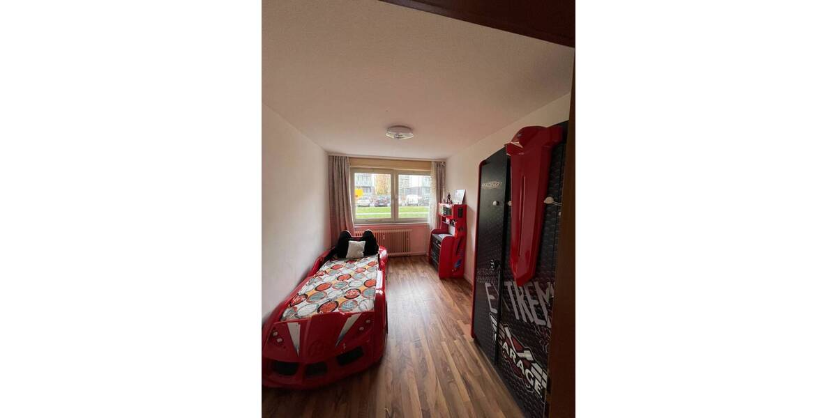 3 Zimmer Erdgeschosswohnung mit windgeschützter Loggia! 3 zimmer