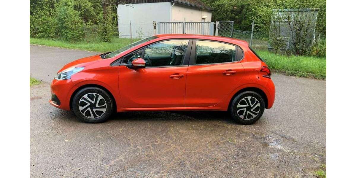 Peugeot 208 73.500 km 7.490 &euro; Sinzig 53489