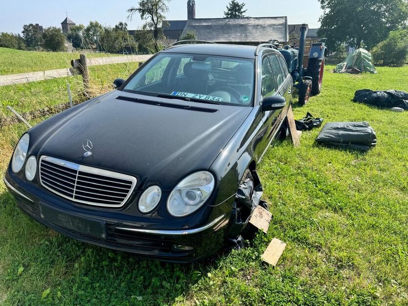 Mercedes-Benz 220 300.000 km 2.300 € Waldbreitbach 56588