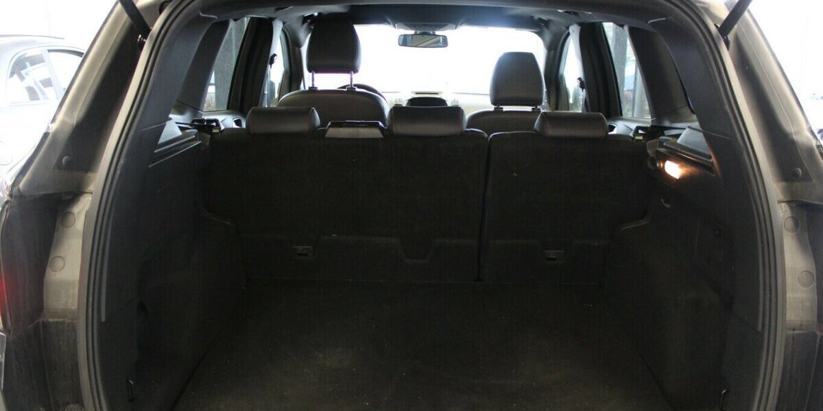 Ford Kuga 1.5 EcoBoost 2x4 ST-Line 110.675 km 12.480 &euro; Euskirchen 53881