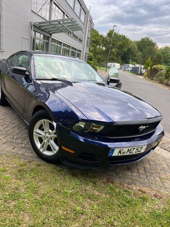 Ford Mustang 70.000 km 16.900 € Niederkassel 53859