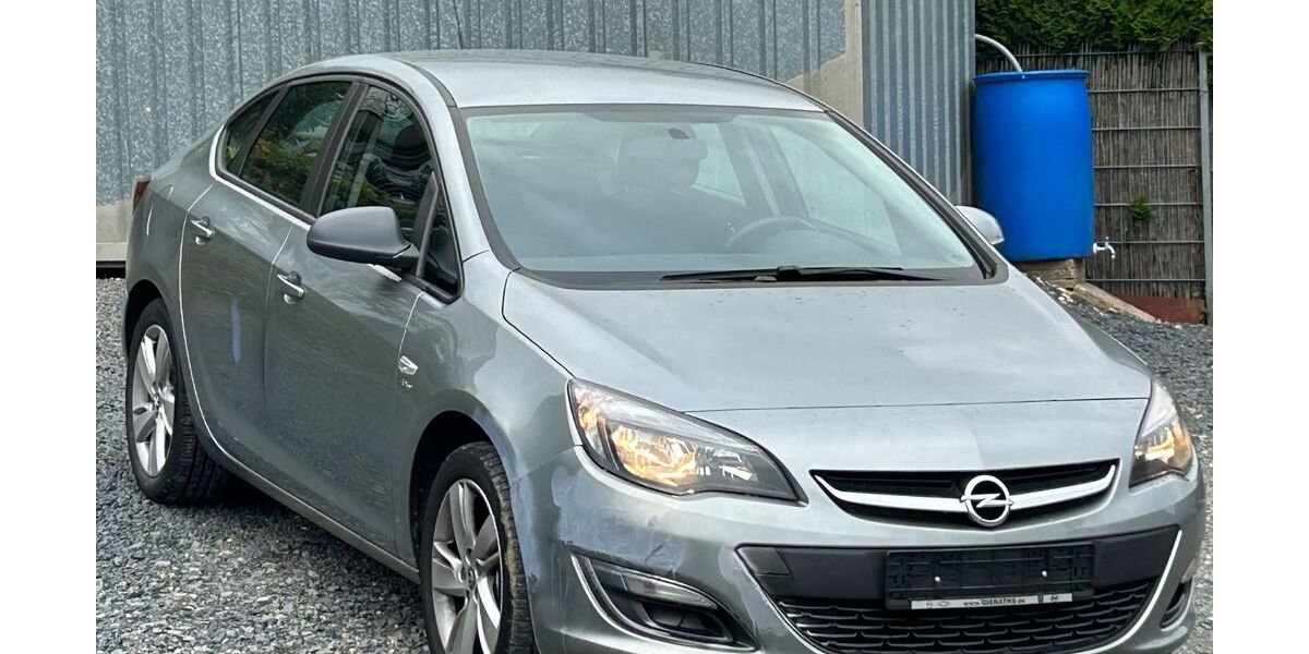Opel Astra 32.500 km 5.490 &euro; Overath bei Köln 51491