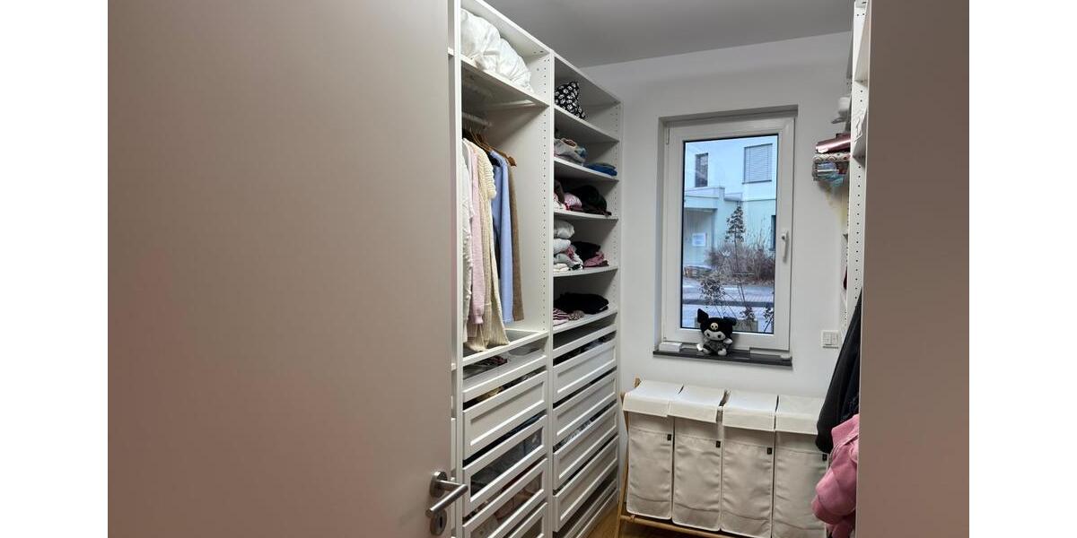 Erdgeschoßwohnung Bergisch Gladbach Frankenforst - 3 Zimmer, 130 m&sup2;, 2.080&euro; | Angebot:24717255