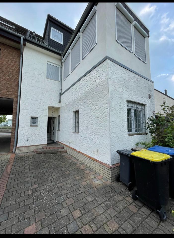 Zweifamilienhaus in Euskirchen. Top Lage!