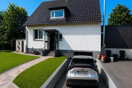Haus Rösrath - 10 Zimmer, 245 m&sup2;, 2.000.000&euro; | Angebot:26611875