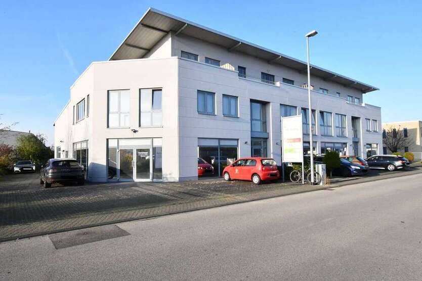 Büro in Erftstadt-Lechenich 950 € 104 m²