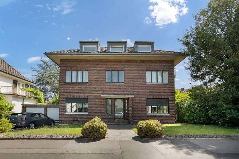 Haus zum Kaufen in Köln 2.499.000 € 258 m²
