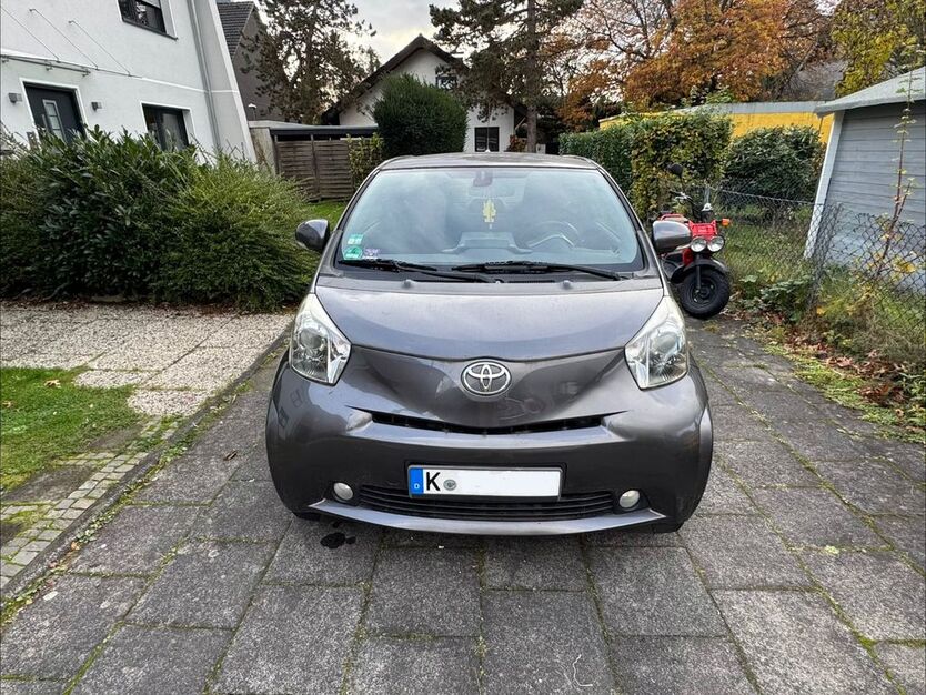 Toyota IQ 173.000 km 3.200 € Köln 51069