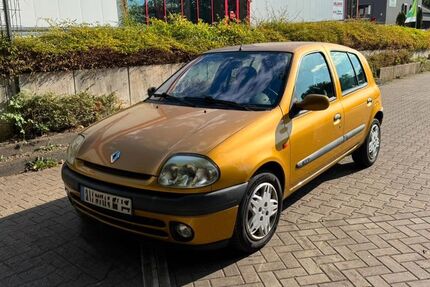 Renault Clio 124.500 km 1.999 &euro; Bonn 53225