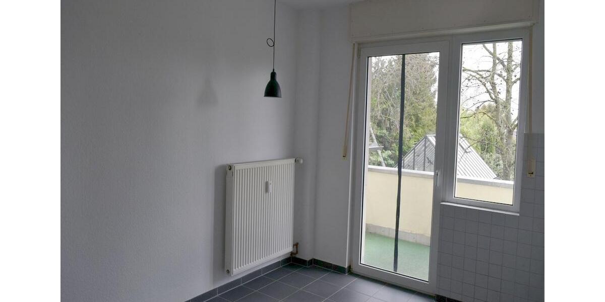 Erdgeschoßwohnung Brühl - 3 Zimmer, 80 m&sup2;, 910&euro; | Angebot:25657171