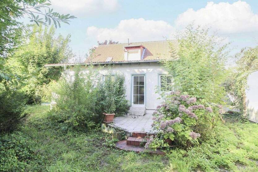 Schönes Ein- Zweifamilienhaus in Bonn-Schwarzrheindorf - Ideal für Eigennutzer und Anleger 5 zimmer