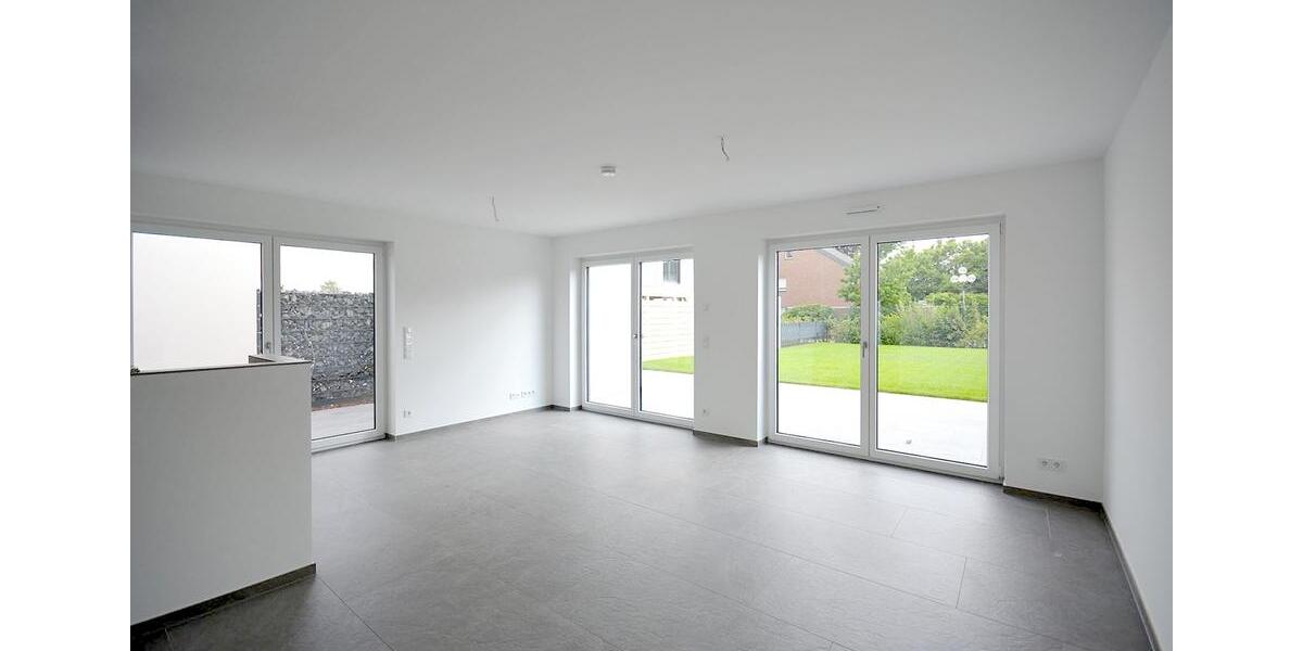 Neuwertig! Energieeffiziente 143m² Doppelhaushälfte mit Garten, Einbauküche und Garage in Straßfeld 5 zimmer