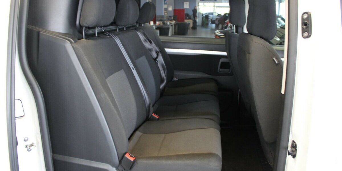 Peugeot Expert Premium EAT6 TwinCab Komfort Plus 137.006 km 15.980 &euro; Euskirchen 53881