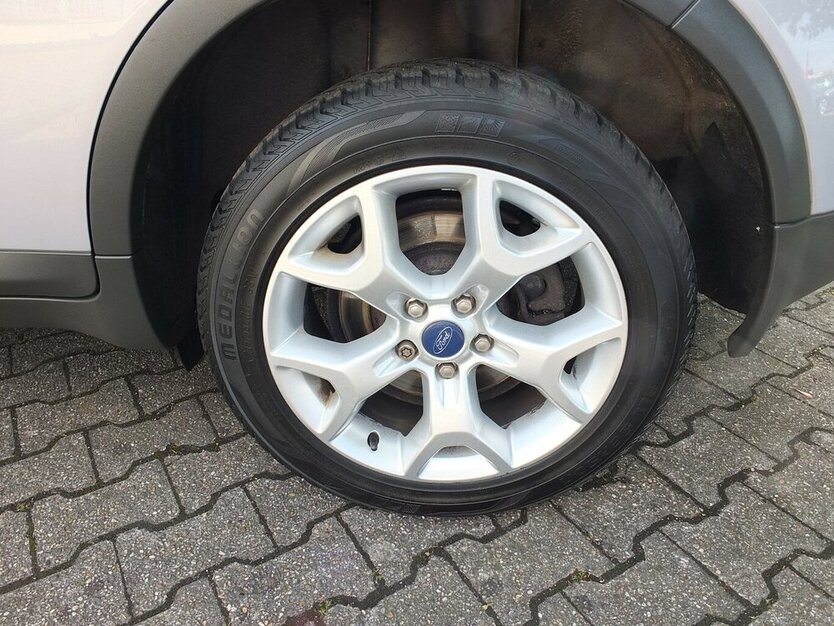 Ford Kuga CHAMPIONS EDITION 4x4 AHK SPORT 188.211 km 6.408 € Köln 50858