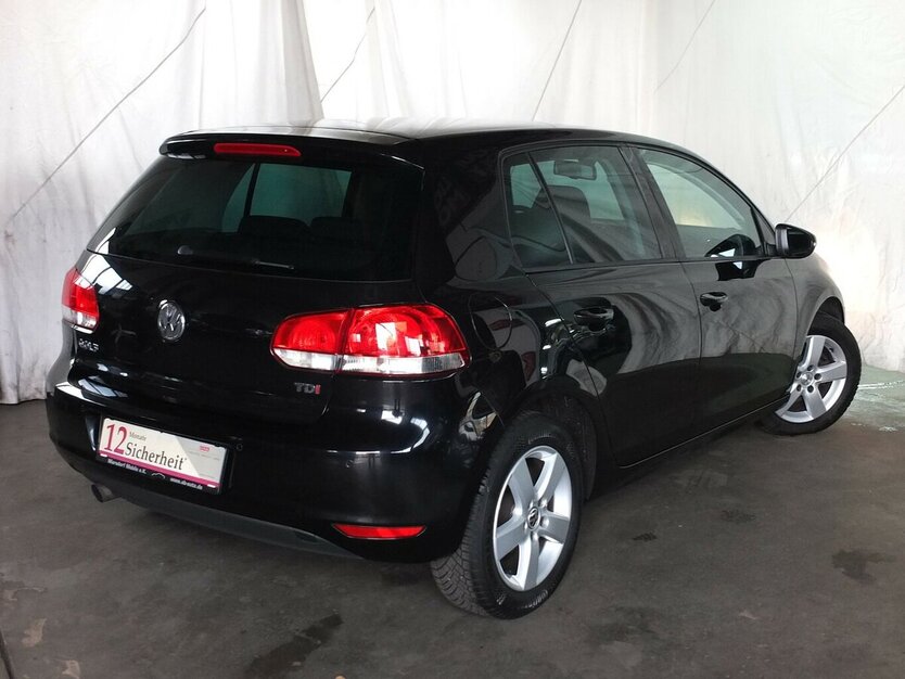 VW Golf 1.6TDi TEAM EINPARKHILFE SHZ TEMPOMAT 5-türig 159.855 km 7.904 € Köln 50858