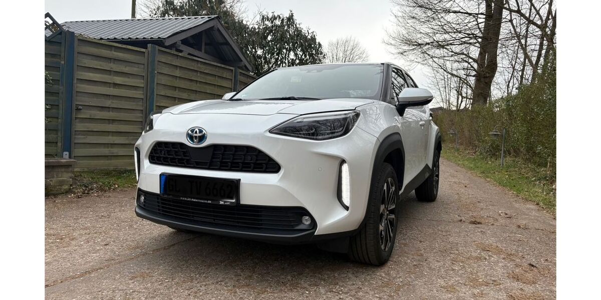 Toyota Yaris 29.950 km 22.499 &euro; Rösrath 51503