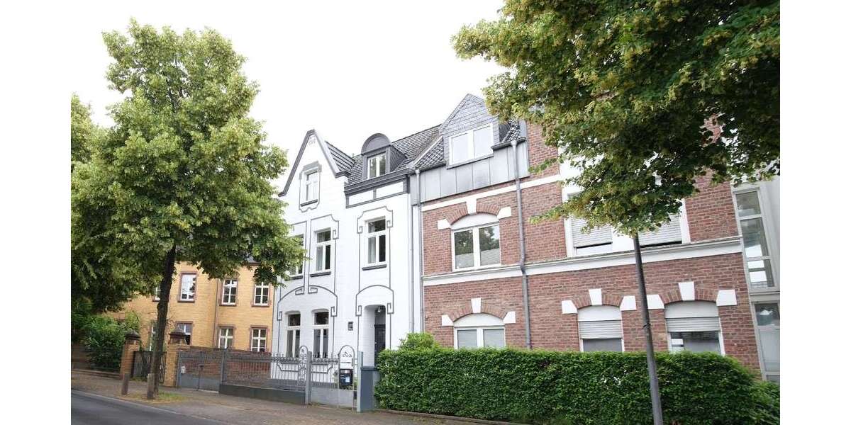 Einfamilienhaus Hennef - 7 Zimmer, 165 m&sup2;, 755.000&euro; | Angebot:26915432