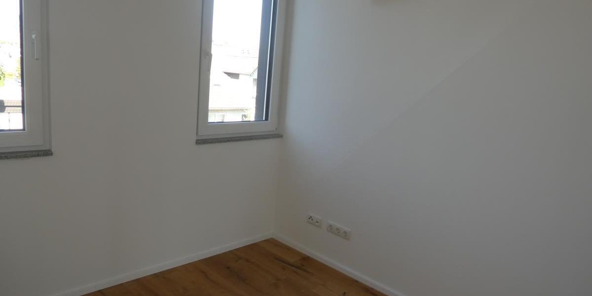 Neue Dachgeschosswohnung mit Flair im Energiesparhaus mit moderner Heiztechnik in Bonn - Dachgeschoßwohnung Bonn Dransdorf | Angebot:27302382