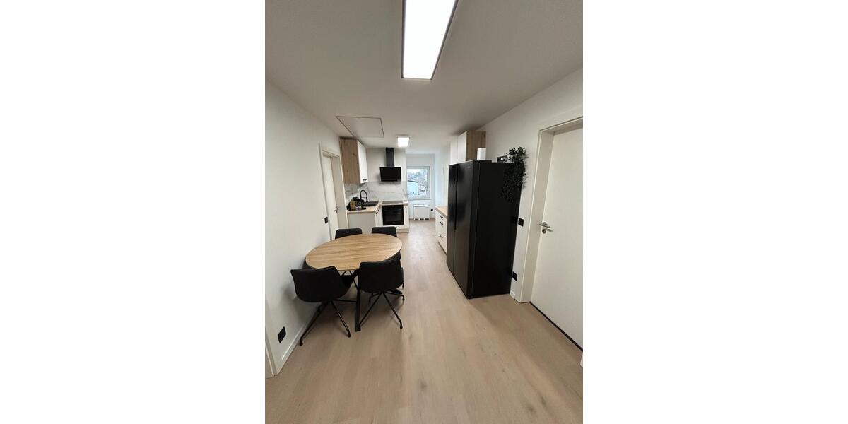 Dachgeschoßwohnung Bonn Gronau - 1 Zimmer, 22 m&sup2;, 670&euro; | Angebot:25312293