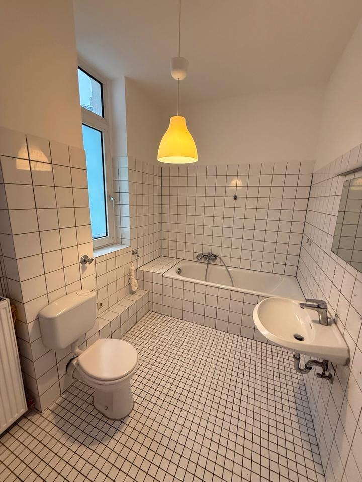 Renovierte 4-Zimmerwohnung in Köln Nippes zu Vermieten zimmer