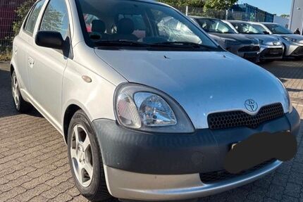 Toyota Yaris 110.000 km 2.500 &euro; Bonn 53227