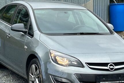 Opel Astra 32.500 km 5.999 &euro; Overath bei Köln 51491