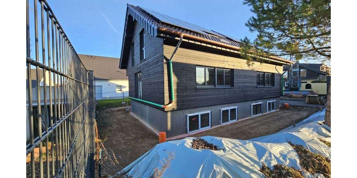 Etagenwohnung Siegburg - 5 Zimmer, 146 m&sup2;, 2.250&euro; | Angebot:23611863