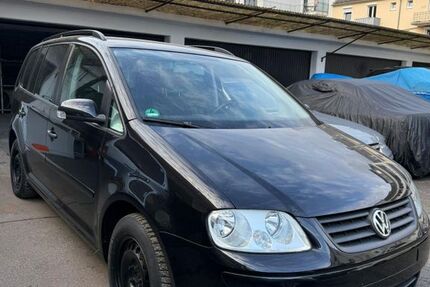 VW Touran 243.000 km 1.499 &euro; Bonn 53229