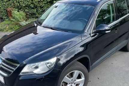 VW Tiguan 106.590 km 10.750 &euro; Bergisch Gladbach 51465