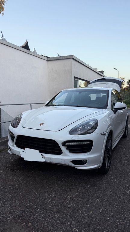 Porsche Cayenne 160.800 km 26.000 € Köln 50827