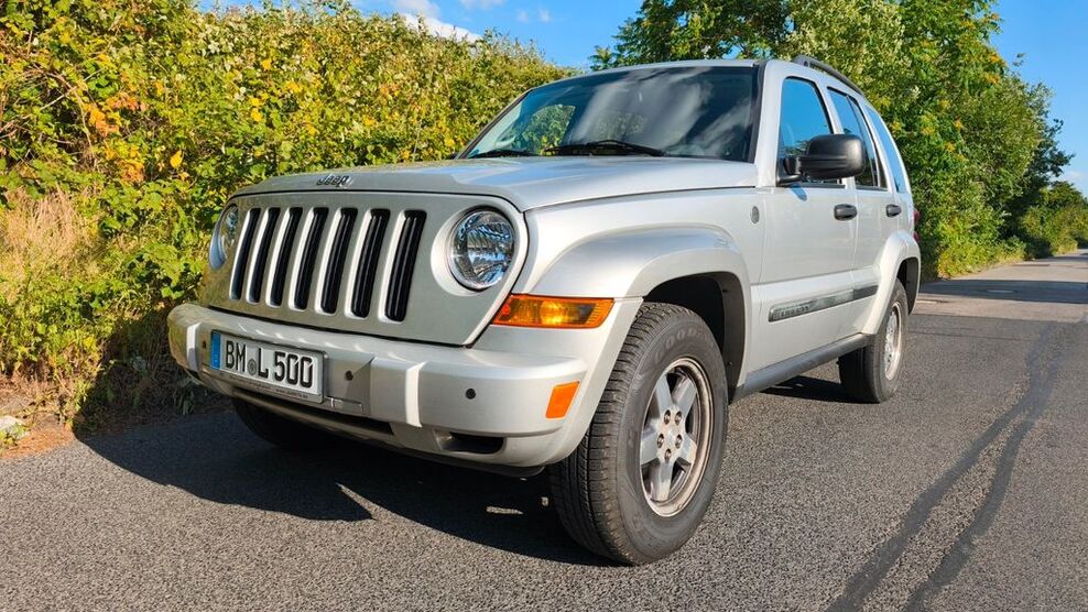 Jeep Cherokee 112.115 km 7.500 € Brühl 50321