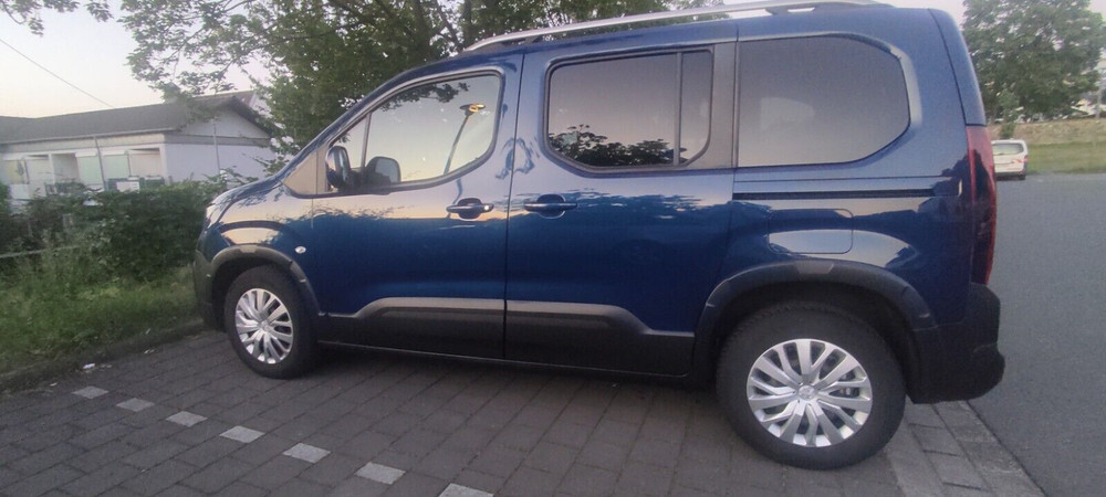 Peugeot Rifter L1 Active PureTech 110 81.000 km 15.900 € Köln 50667