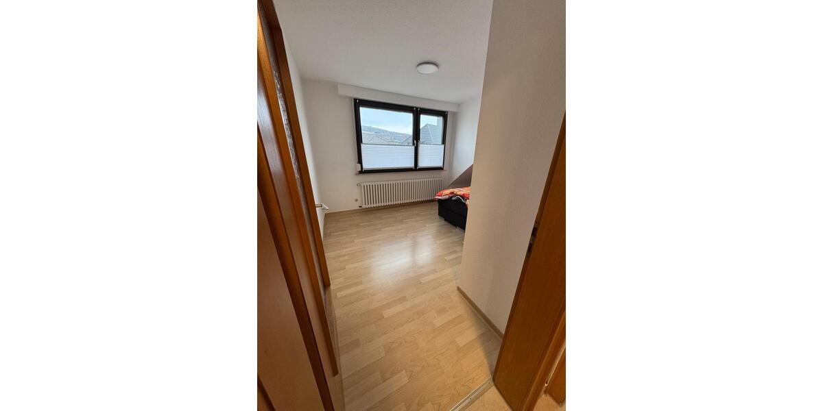 2 Zimmer Dachgeschosswohnung in Ahrweiler, Dusche, Bad,Küche,Raum 2 zimmer