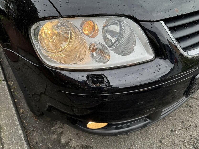 VW Touran 1.6 FSI Highline 7 Sitze SR+WR eGSD DSG ? 213.000 km 1.500 € Erftstadt 50374