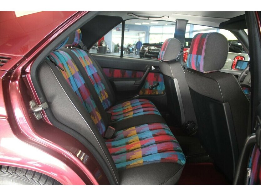 Mercedes-Benz 190 E 1.8 Avantgarde Rosso TOP ZUSTAND 130.065 km 19.980 € Euskirchen 53881