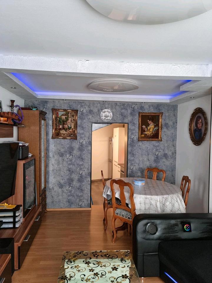 Guten Tag, ich verkaufe ein komplett erneuert Einfamilienhaus.