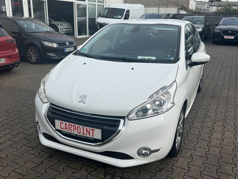 Peugeot 208 110.800 km 9.450 € Brühl 50321