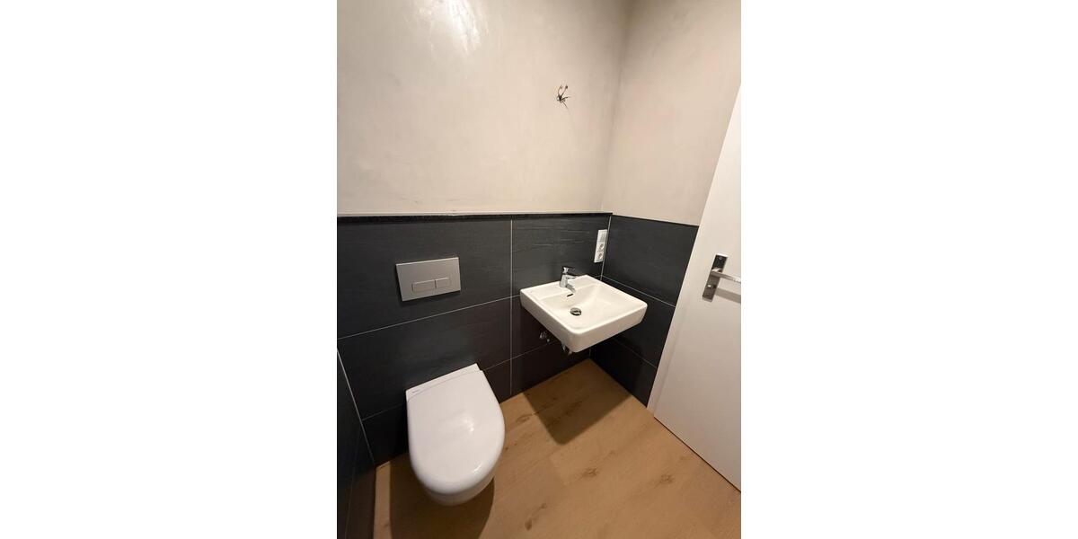 Dachgeschoßwohnung Bonn Bad Godesberg - 4.5 Zimmer, 98 m&sup2;, 1.900&euro; | Angebot:24678768