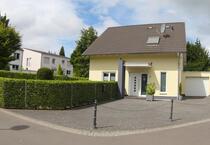 Traumhaftes freistehendes Einfamilienhaus in Top-Lage