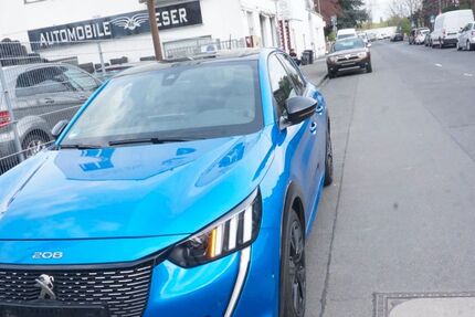 Peugeot 208 104.000 km 11.499 &euro; Köln 51143