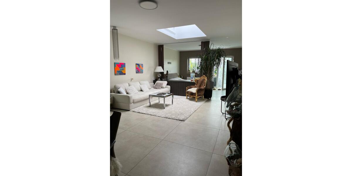 Erdgeschoßwohnung Köln Ehrenfeld - 2 Zimmer, 88 m&sup2;, 2.100&euro; | Angebot:24360947