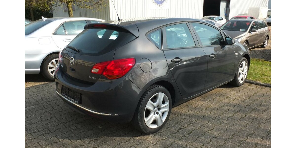 Opel Astra WM26: ACTIVE KLIMAANLAGE 17ZOLL LMF TEMPOMAT 92.855 km 6.904 &euro; Köln 50858
