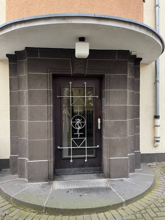 Mehrfamilienhaus mit Garten und Garage in Köln Deutz 1 zimmer