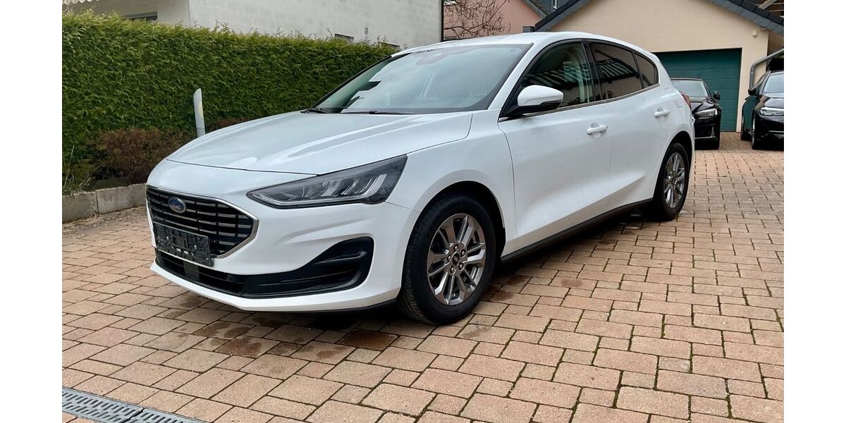 Ford Focus 72.650 km 14.700 &euro; Neunkirchen 53819