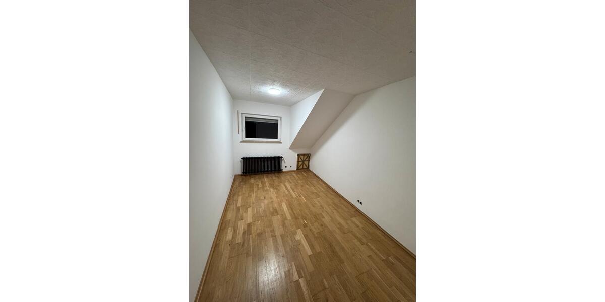 Dachgeschoßwohnung Alfter - 6 Zimmer, 110 m&sup2;, 1.250&euro; | Angebot:24747878