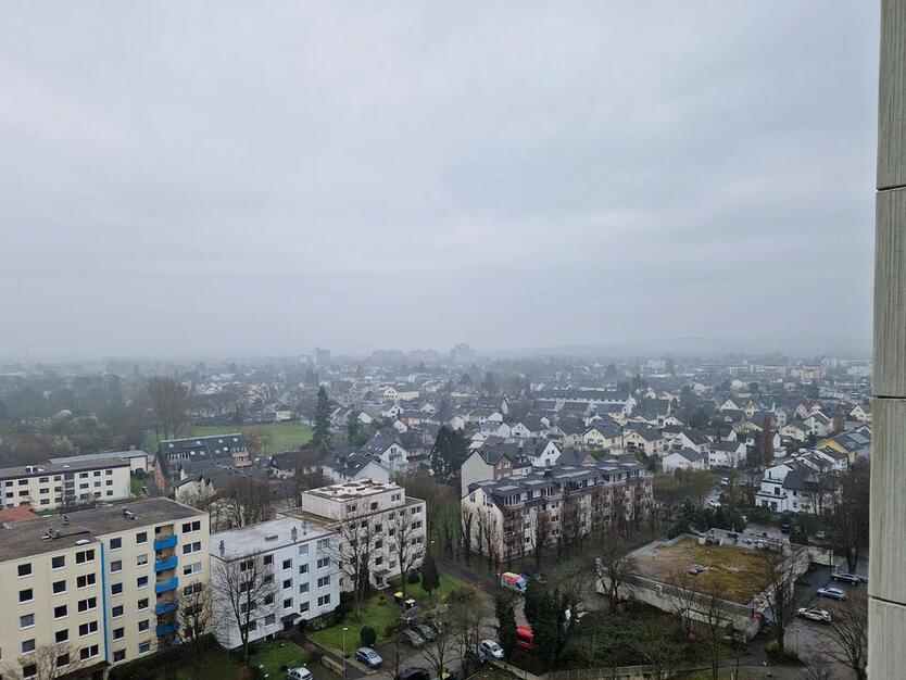 Familienfreundliche, frisch renovierte 3-Zimmer-Wohnung mit Balkon und weitem Blick! zimmer